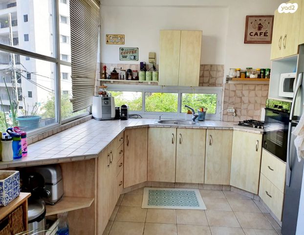 דירה, חרוזים, רמת גן