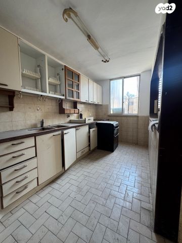 דופלקס, הרב נויפלד 13, קרית הרצוג, בני ברק