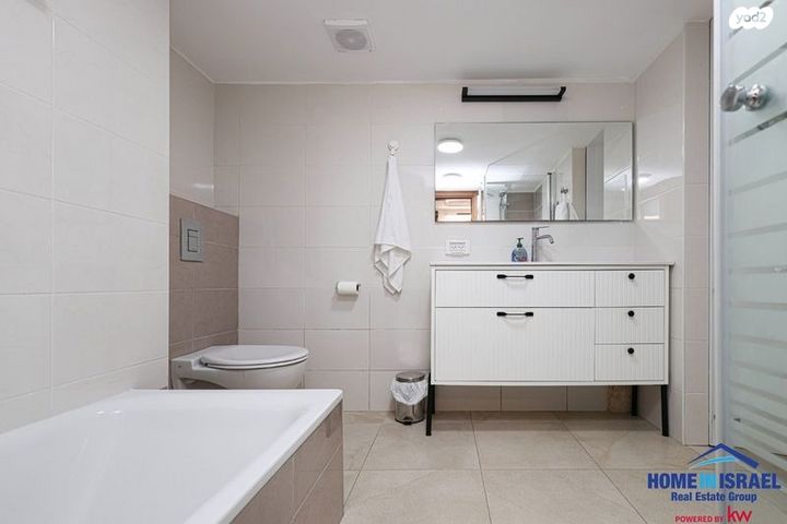 דירה, שדרות ניצה 16, צפון מערב מרכז העיר, נתניה