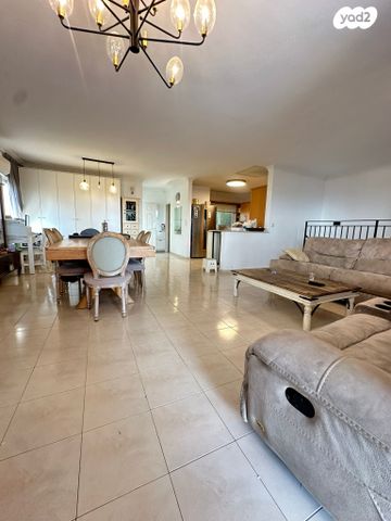 דו משפחתי, גלבוע, צוותא א, אלפי מנשה