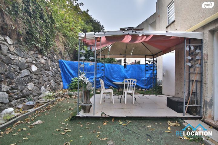 דירת גן, הורדים, נשר