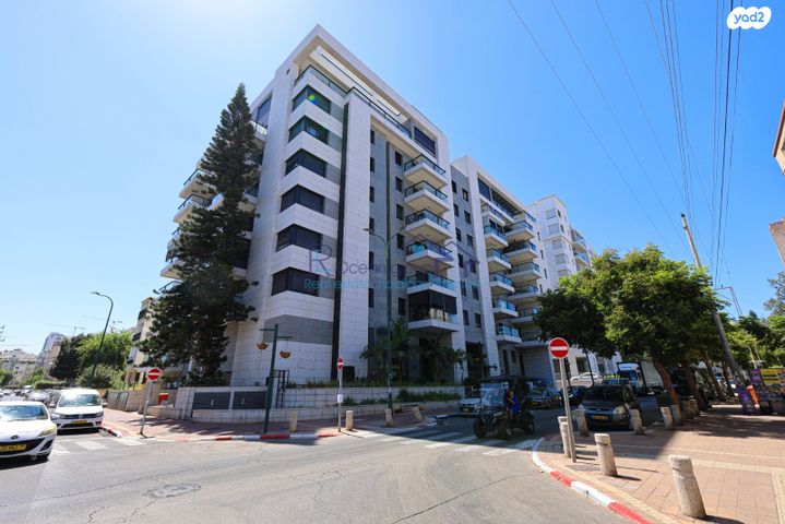 שדרות ירושלים 30