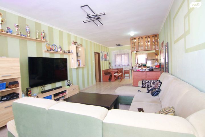 דירה, רמב"ם, ראשון לציון