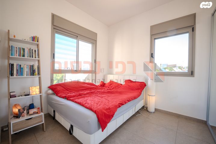 דירה, גבעת הרמבם, גבעתיים