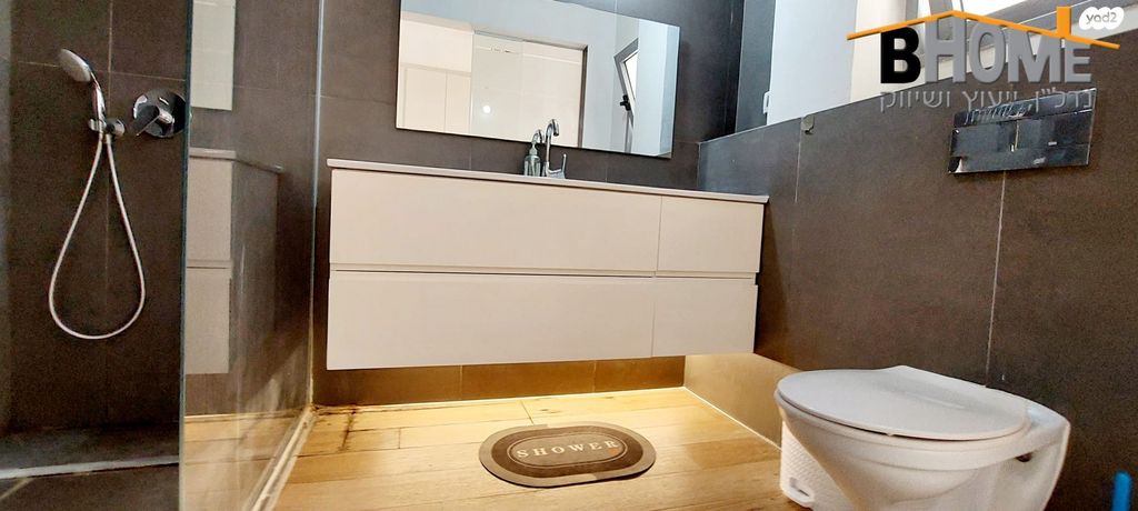 דירת גן, קדימה צורן