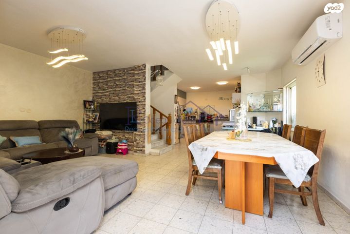 בית פרטי/ קוטג', אברהם אבן עזרא 8, רמת חן ובן ציון, נתניה