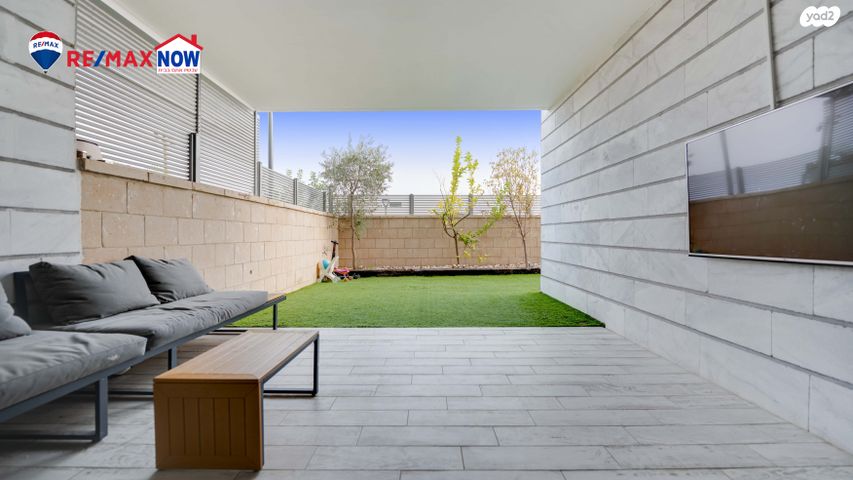 דירת גן, שדרות הרצל, נאות שמיר, יבנה