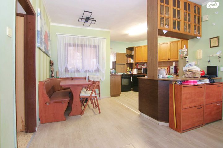 דירה, מזרחי משה, רמב"ם, ראשון לציון