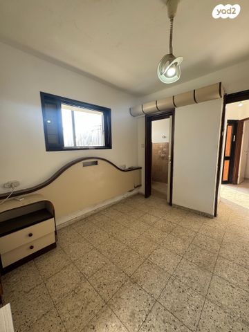 דופלקס, הרב נויפלד 13, קרית הרצוג, בני ברק