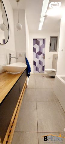 דירת גן, קדימה צורן