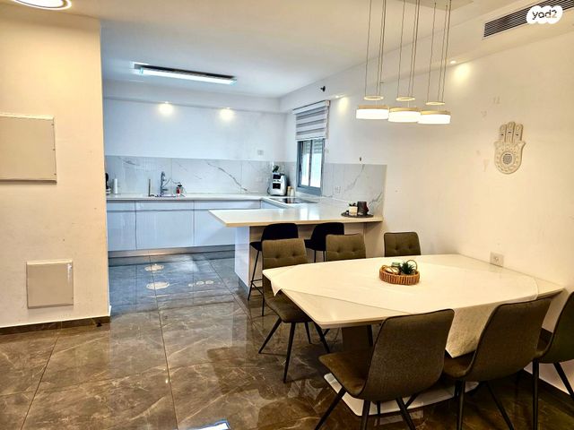 דירה, שדרות יצחק שמיר, גלי כרמל, טירת כרמל