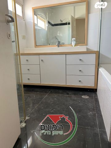 בית פרטי/ קוטג', קרן היסוד, רמת השרון