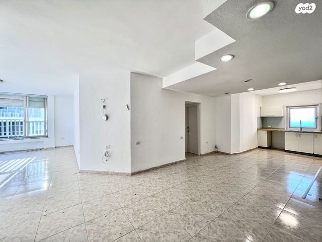 דירה, שדרות ניצה 22, צפון מערב מרכז העיר, נתניה