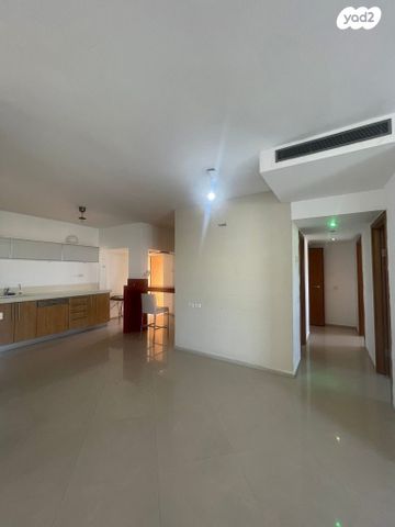 גג/ פנטהאוז, רחבעם זאבי, ברנע, אשקלון