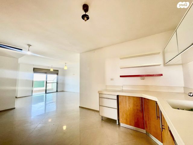 גג/ פנטהאוז, רחבעם זאבי, ברנע, אשקלון