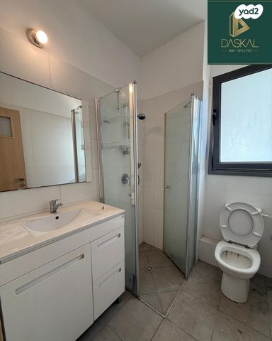 דירה, בנארי יצחק, רחובות החדשה, רחובות