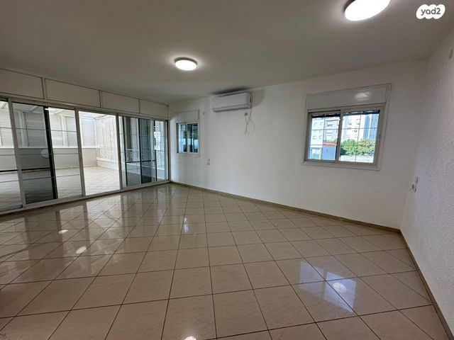 גג/ פנטהאוז, נוף הכרמל 19, בית וגן, קרית אתא