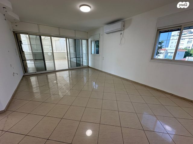 גג/ פנטהאוז, נוף הכרמל 19, בית וגן, קרית אתא