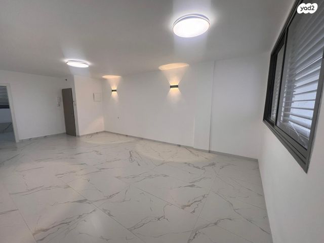 דירה, אלי כהן, שרת, לוד