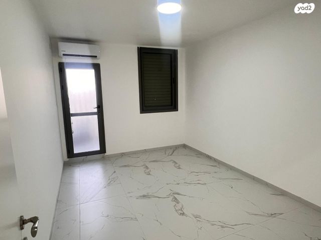 דירה, אלי כהן, שרת, לוד