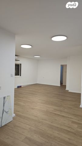 דירה, י.ל. ברוך, הרצליה