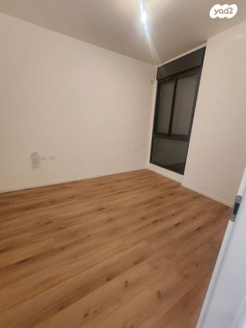 דירה, ראול ולנברג 33, רמת החייל, תל אביב יפו