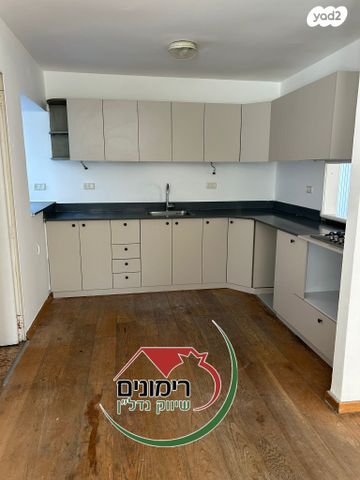 בית פרטי/ קוטג', קרן היסוד, רמת השרון