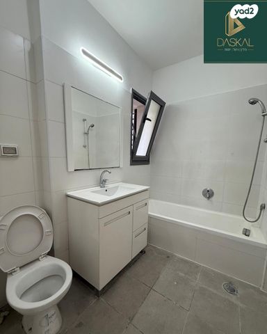 דירה, בנארי יצחק, רחובות החדשה, רחובות