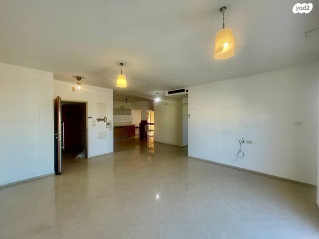 גג/ פנטהאוז, רחבעם זאבי, ברנע, אשקלון