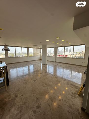 גג/ פנטהאוז, ידע עם, חרוזים, רמת גן