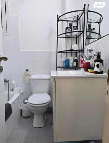 דירה, חללי אגוז, גני אביב, לוד