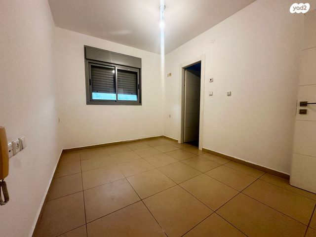 דירת גן, יד לבנים, רמת גן