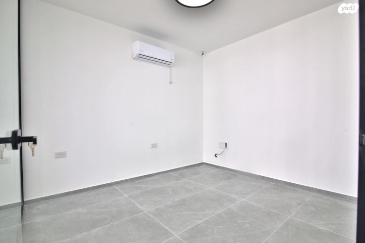 משרדים, שושנה דמארי, משכנות האומנים, קרית מוצקין