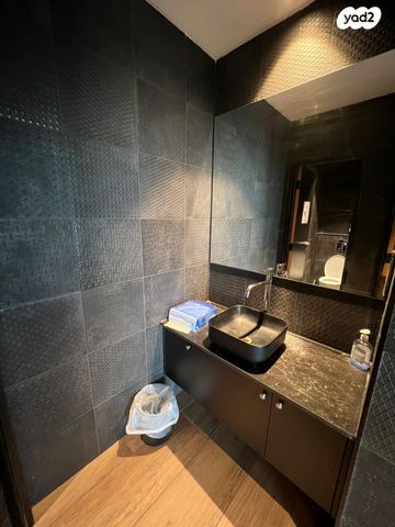 משרדים, הארבעה 28, תל אביב יפו