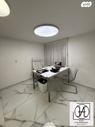 חנויות/ שטח מסחרי, מרכז, קרית עבודה, חולון