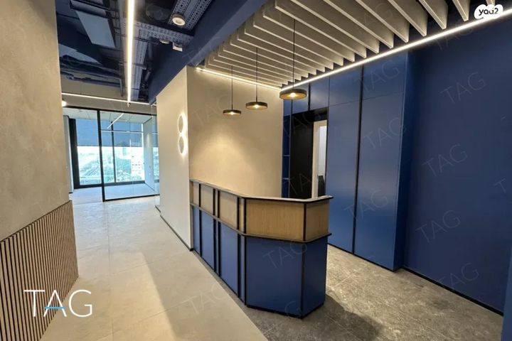 דרך מנחם בגין 13