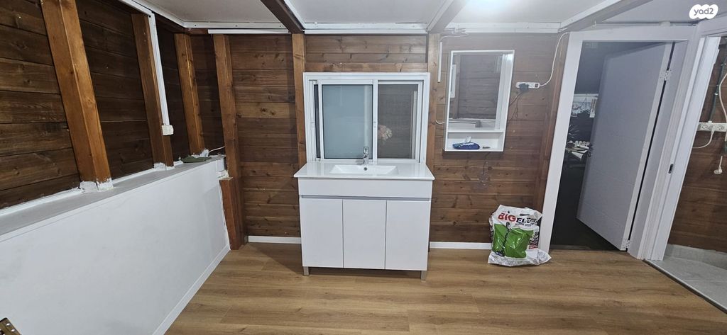 קליניקות, הכלניות, יקנעם עילית