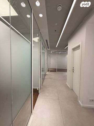 משרדים, דרך זאב ז'בוטינסקי, פתח תקווה