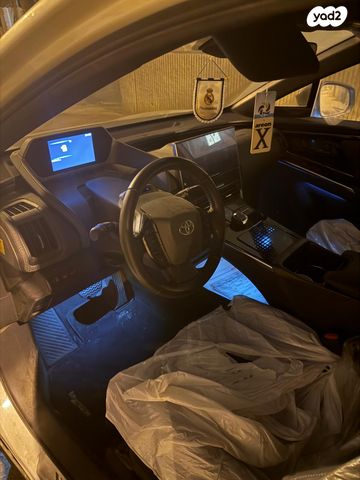 מודעת רכב טויוטה bZ4X