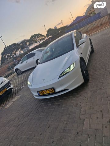 מודעת רכב טסלה מודל 3