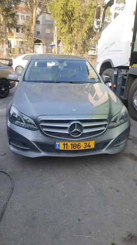 מודעת רכב מרצדס-בנץ E-class