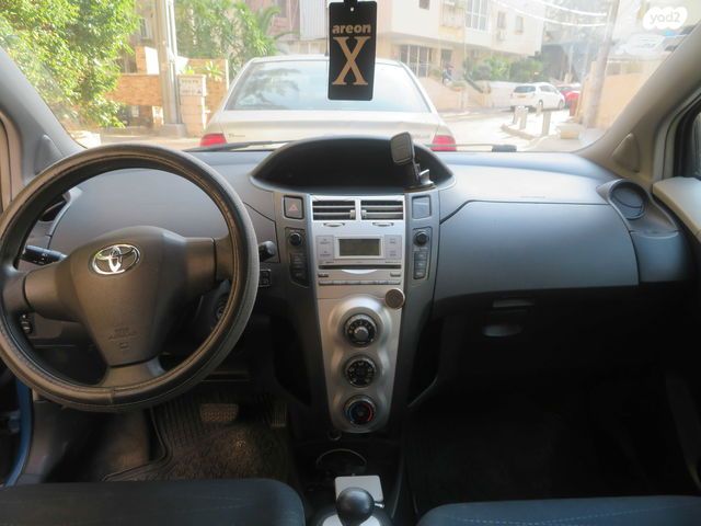 טויוטה יאריס