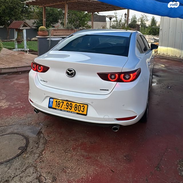 מודעת רכב מאזדה 3