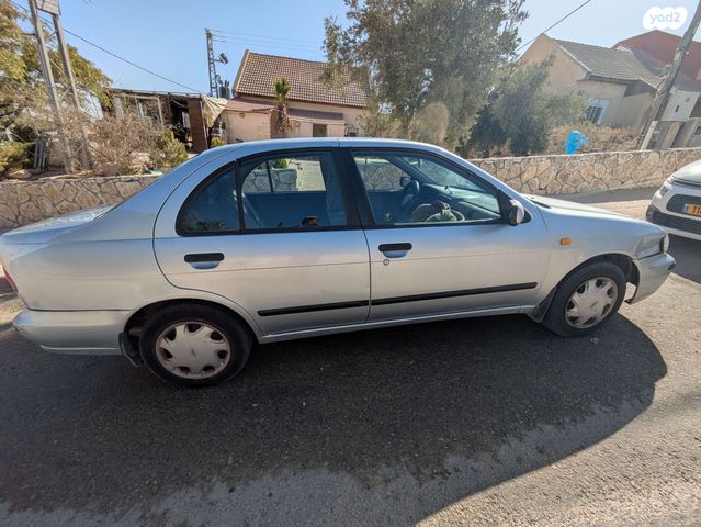 ניסאן אלמרה