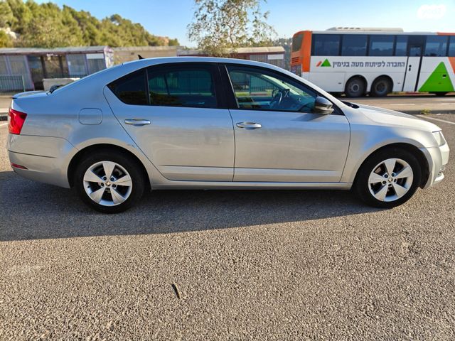 סקודה אוקטביה