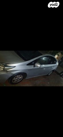 טויוטה פריוס