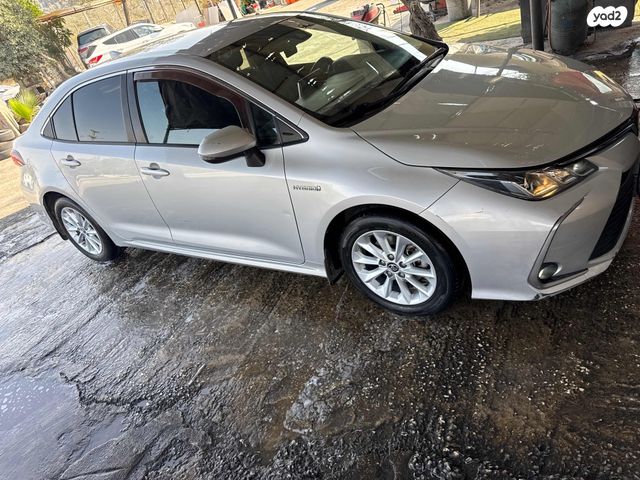 טויוטה קורולה