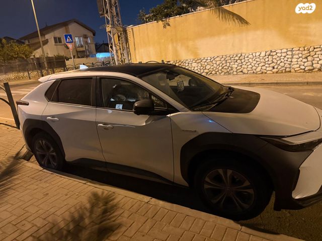 טויוטה bZ4X