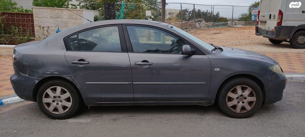 מודעת רכב מאזדה 3