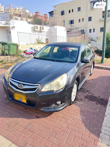 סובארו B4/לגאסי